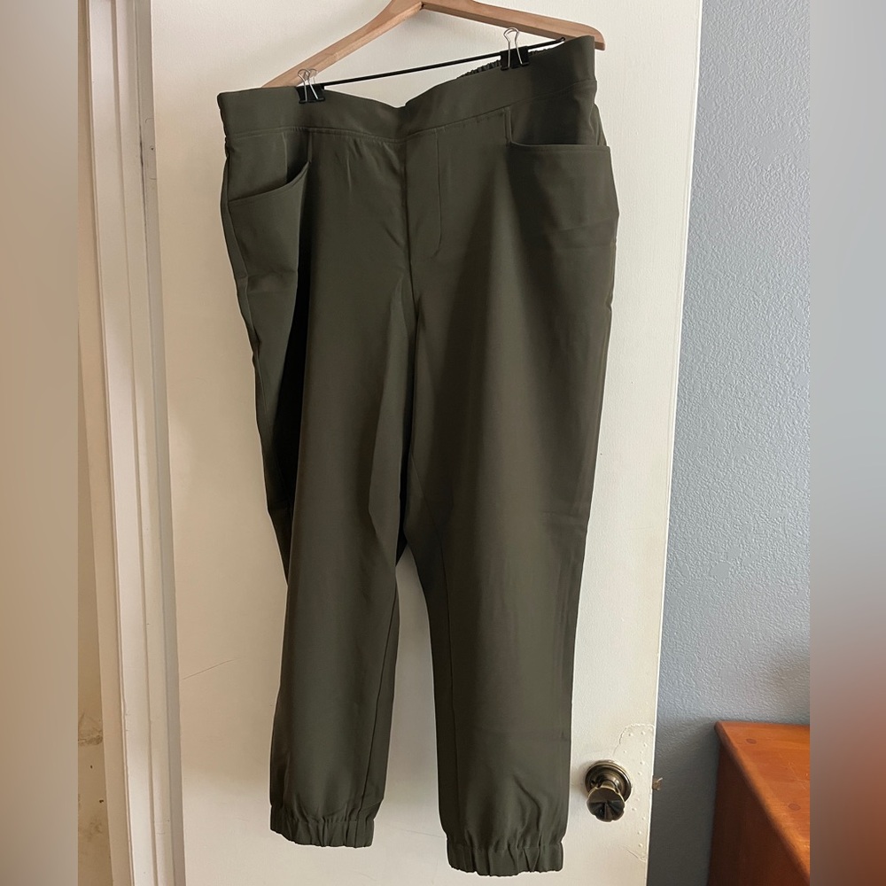 Universal Standard Go Stretch Jogger- Nori